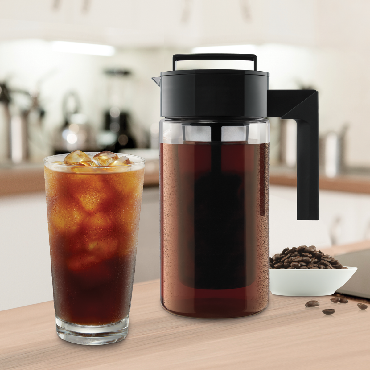 cold-brew-coffee-maker-j1 10310-ColdBrewCoffeeMaker-1qt-lifestyle2.png